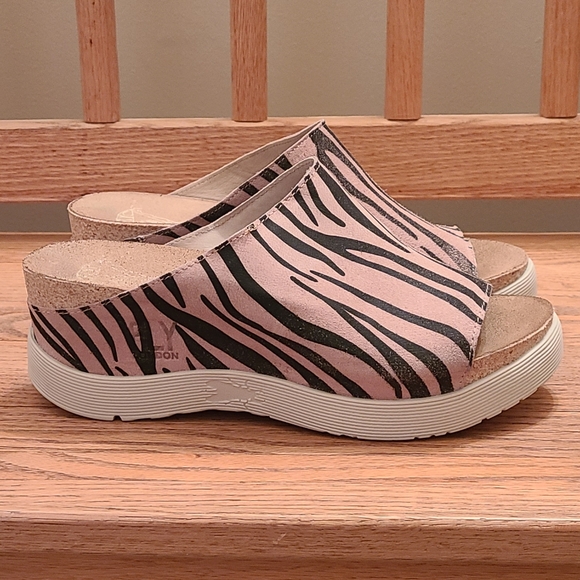 Fly London platform slides - Picture 7 of 7